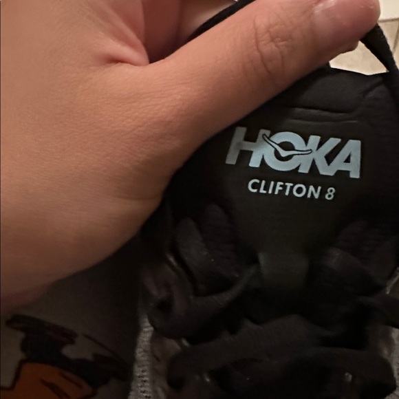 Hoka Gray and Red Sneaker clifton 8 - Picture 9 of 9